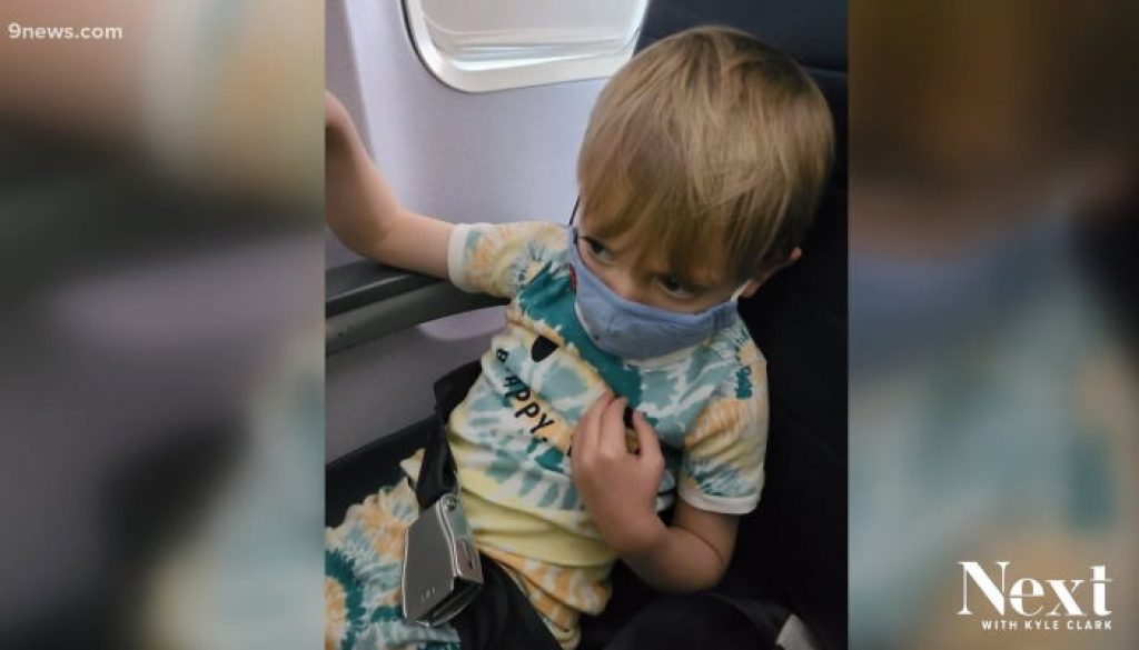 family-kicked-off-plane-wearing-masks