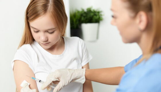 doctor-child-vaccination
